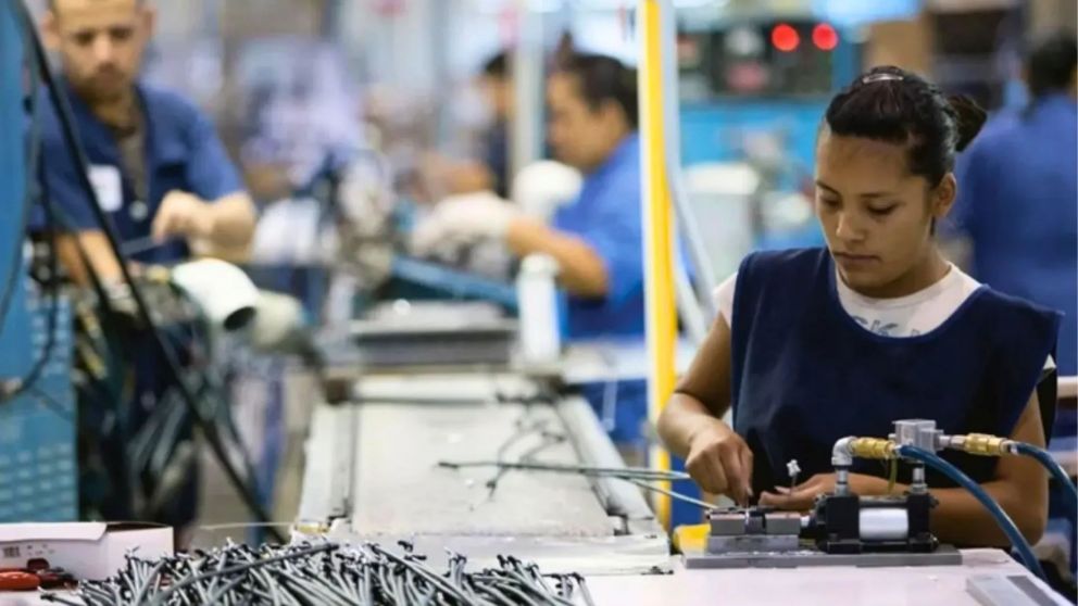 El Gobierno nacional amplió el programa para facilitar el acceso al empleo formal de beneficiarios de planes sociales (Imagen ilustrativa).