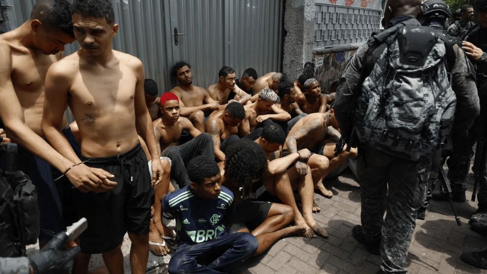 Así fue la detención de presuntos integrantes de bandas narcotraficantes más temibles de Brasil. (Foto: El País)