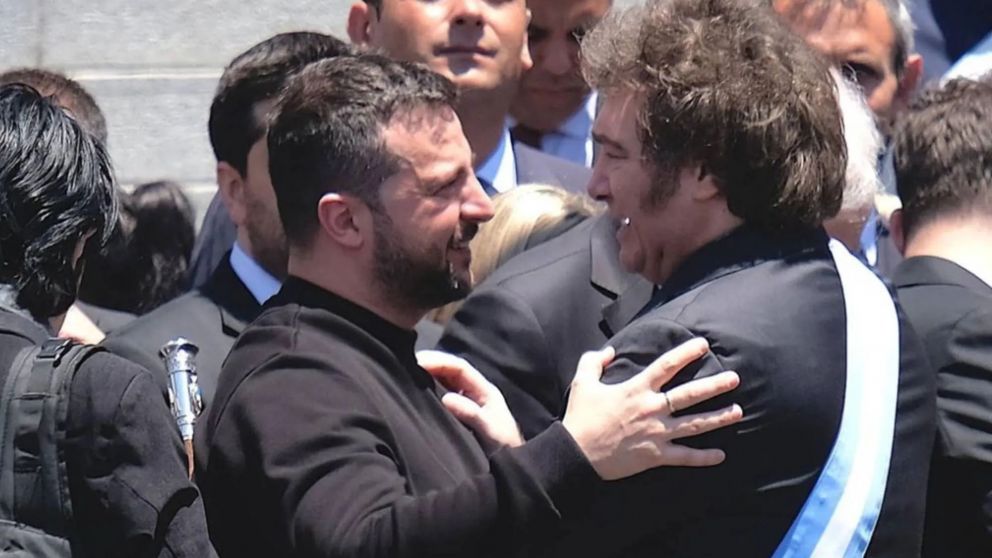 Así Volodymyr Zelenski felicitó a Javier Milei tras el triunfo en las elecciones legislativas