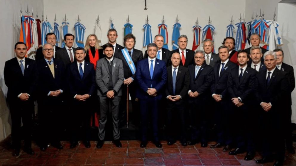 ¡Comenzó la reunión! Javier Milei, su Gabinete y Gobernadores en Casa Rosada