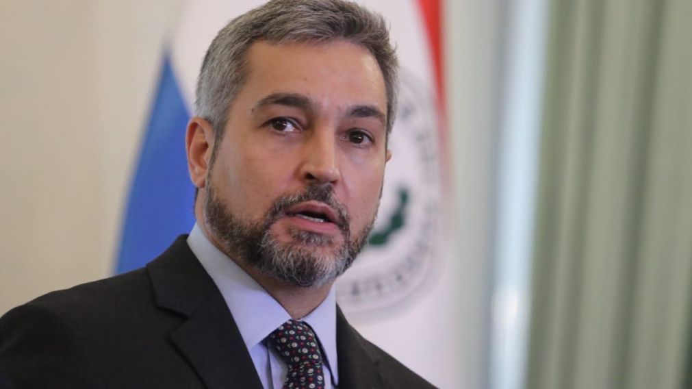 La cara de Mario Abdo Martínez muestra la preocupación que hay en Paraguay (Twitter).