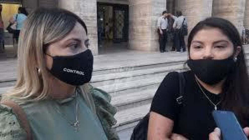 Nadia Ruiz y Maira López denunciaron a la delegada sindical Eugenia Cañete Gómez.
