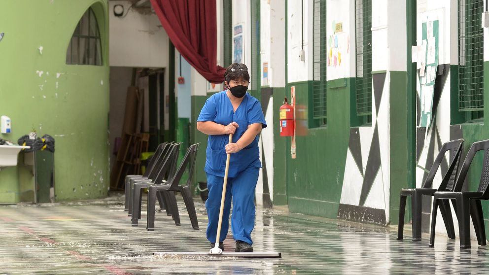 Estricto protocolo para volver a las escuelas (Fernando Pérez Re/Crónica).