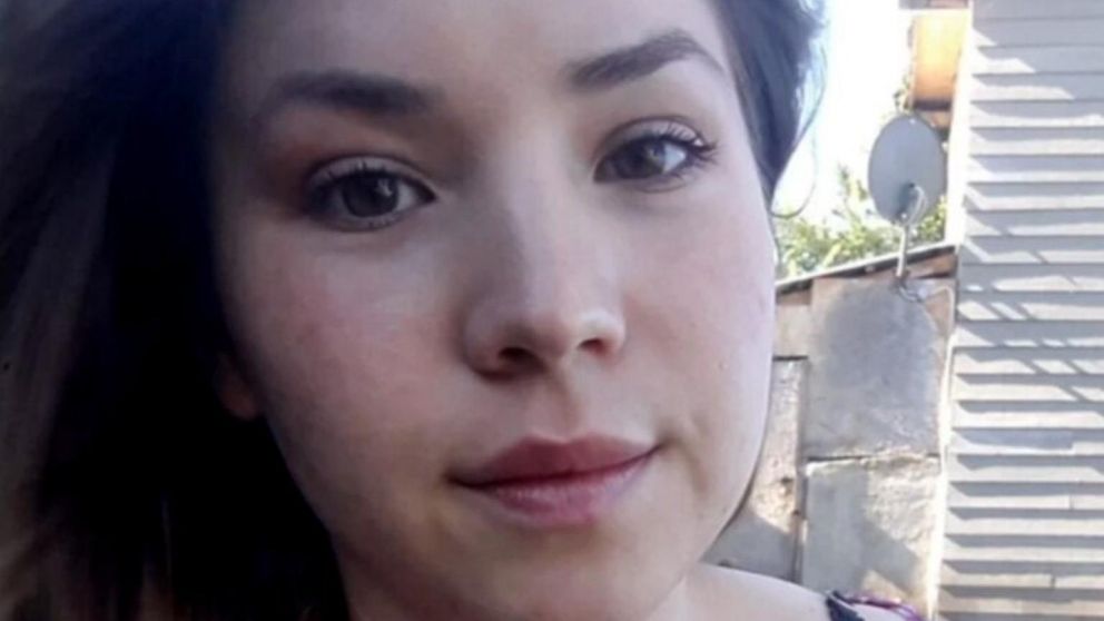 Guadalupe Curual fue asesinada por ex pareja de una pu�alada en pleno centro de Villa La Angostura (Archivo).
