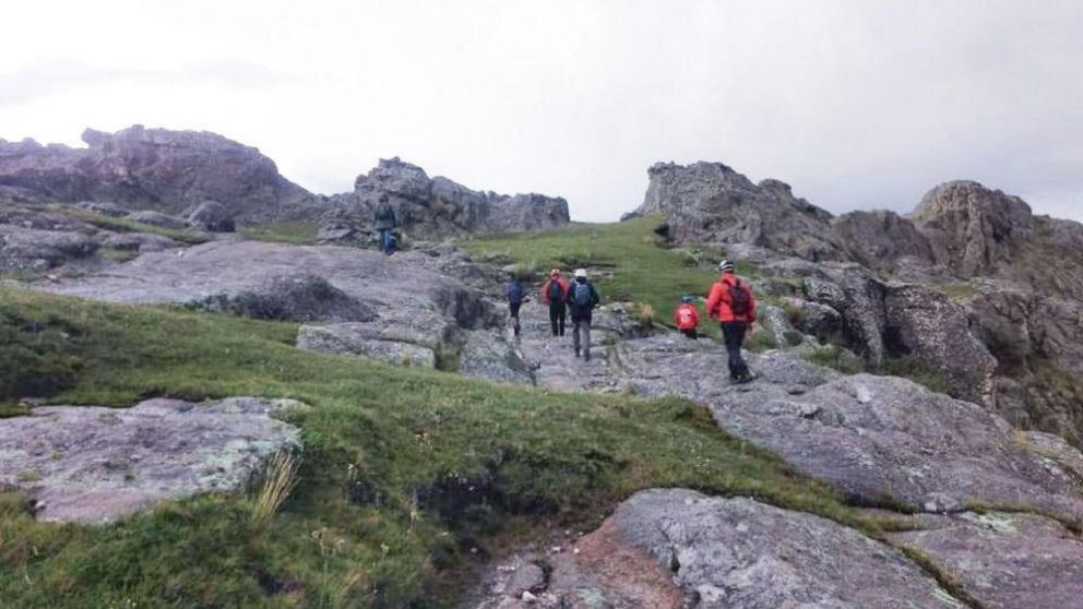 La mujer apareció a dos horas a pie desde donde se la había visto por última vez. (Facebook Bomberos Tanti)