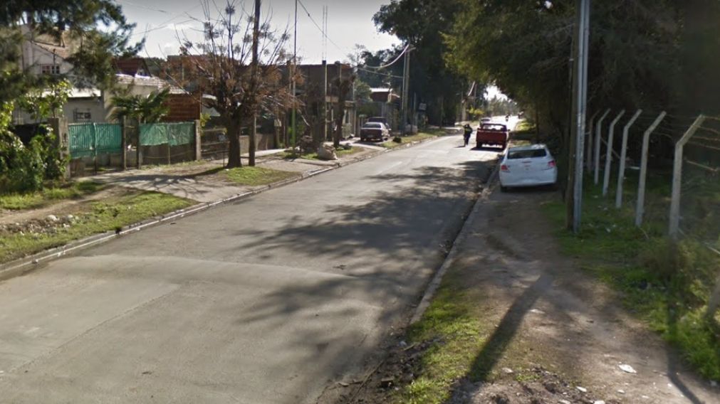 Ac�, en este lugar de Pablo Nogu�s, fue encontrado el cuerpo sin vida y baleado del motochorro.