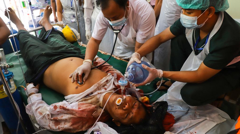 Ocho muertos en Myanmar: dictadura desat� ba�o de sangre contra protestas pac�ficas.