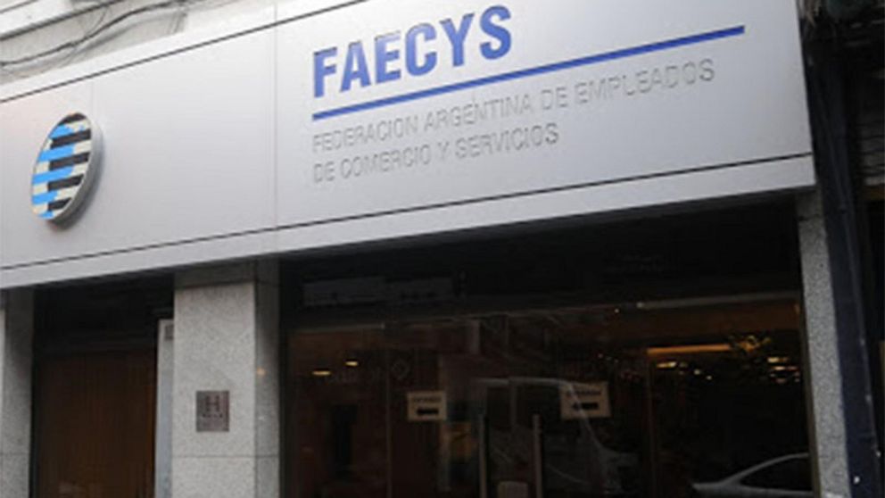 F.A.E.C.Y.S.: Repudio ante las versiones de vacunación del COVID-19 del Secretario General Armando Cavalieri y Carlos Pérez.