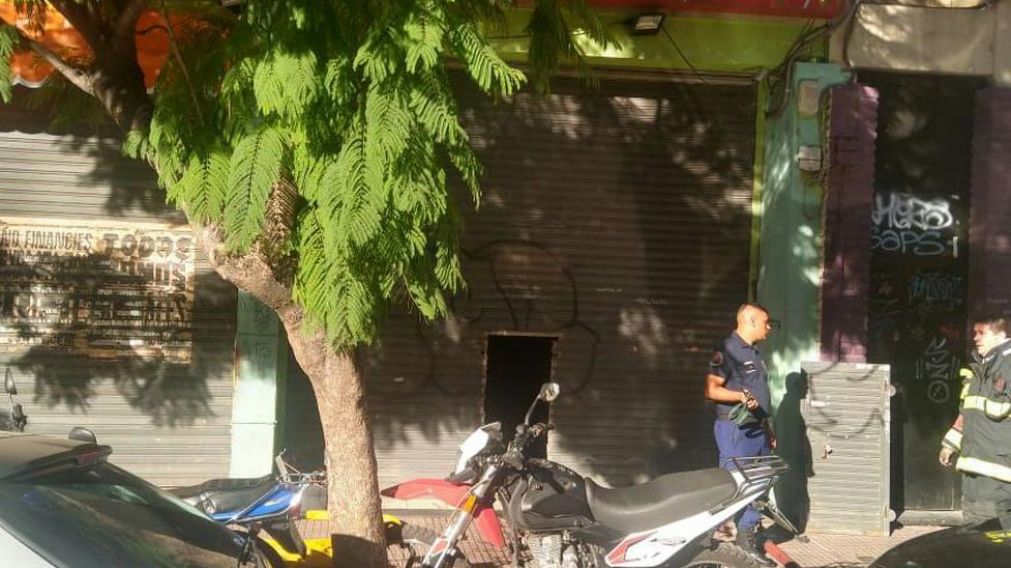 Personal policial alertó a un móvil del SAME que pasaba por el lugar. (Foto: Alertas Tránsito)