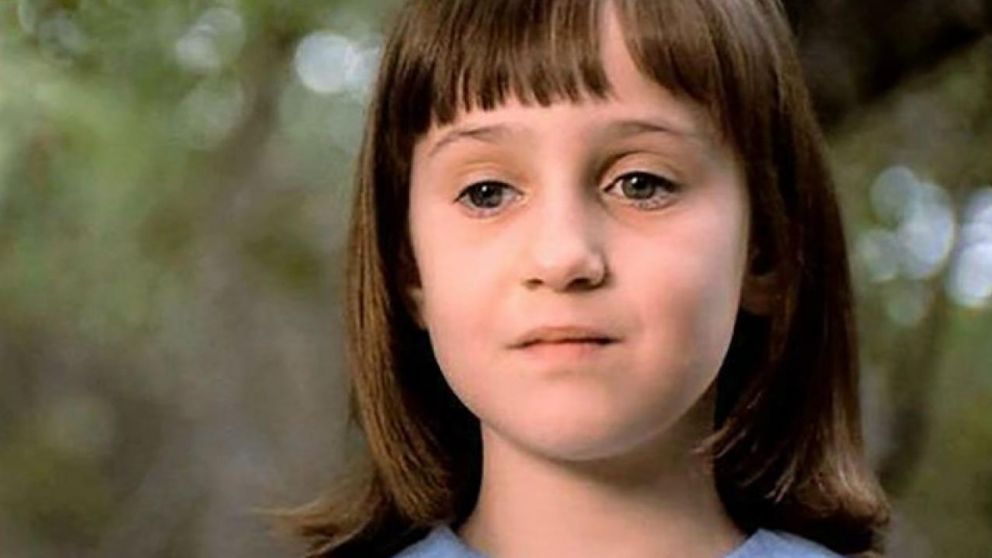 La actriz de Matilda revel� que era acosada por un fan de 50 a�os.