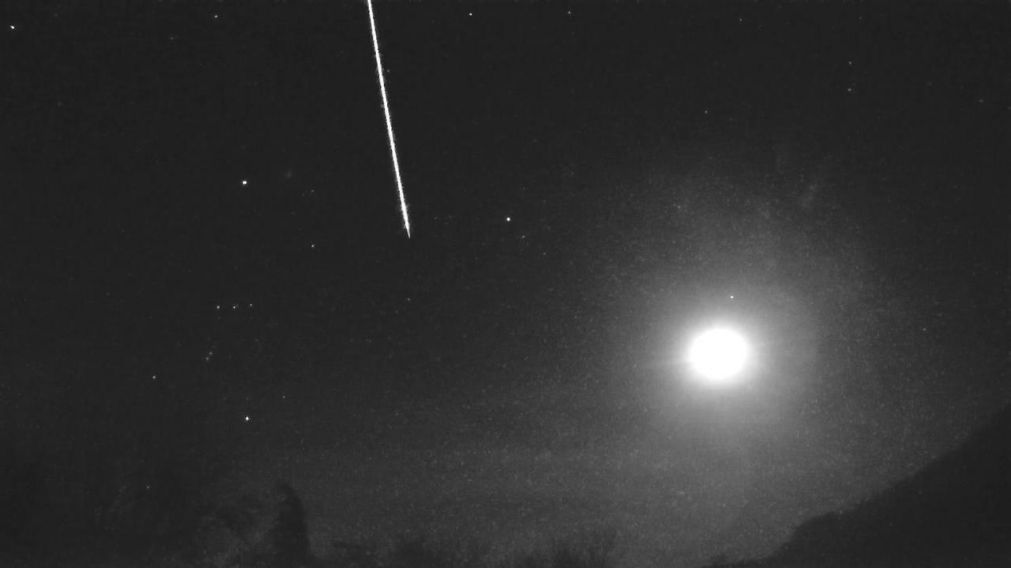 Un meteoroide impactó contra la atmósfera del planeta (Gentileza @UKMeteorNetwork).
