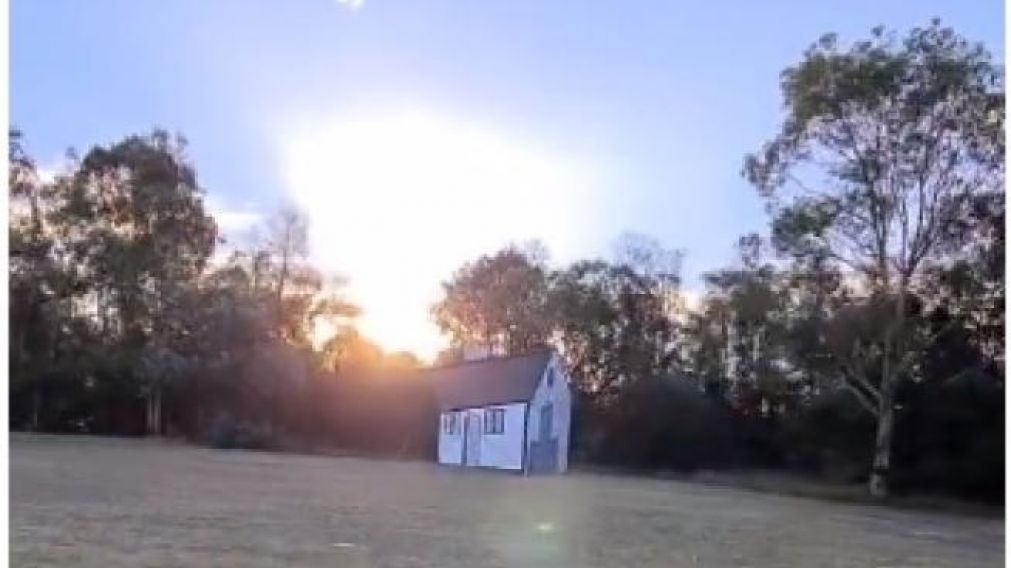 La casa fue diseñada para engañar a los transeúntes.