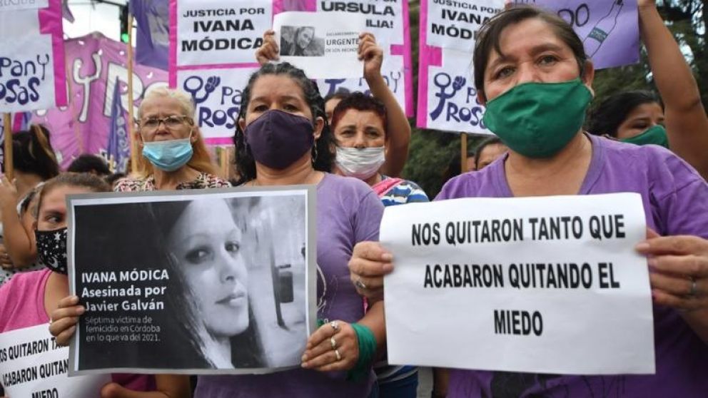 Ni Una Menos C�rdoba realiz� una marcha para pedir justicia en el caso Ivana M�dica (T�lam).