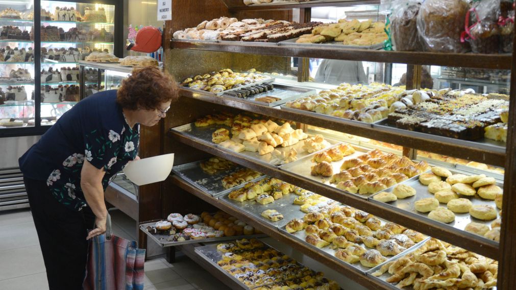 La gente lleva menos pan y redujo la cantidad de facturas.