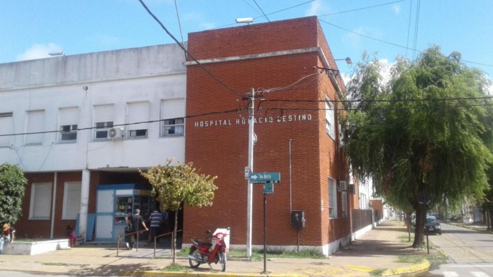 La víctima fue llevada de urgencia al Hospital Cestino para ser atendida por las heridas sufridas.