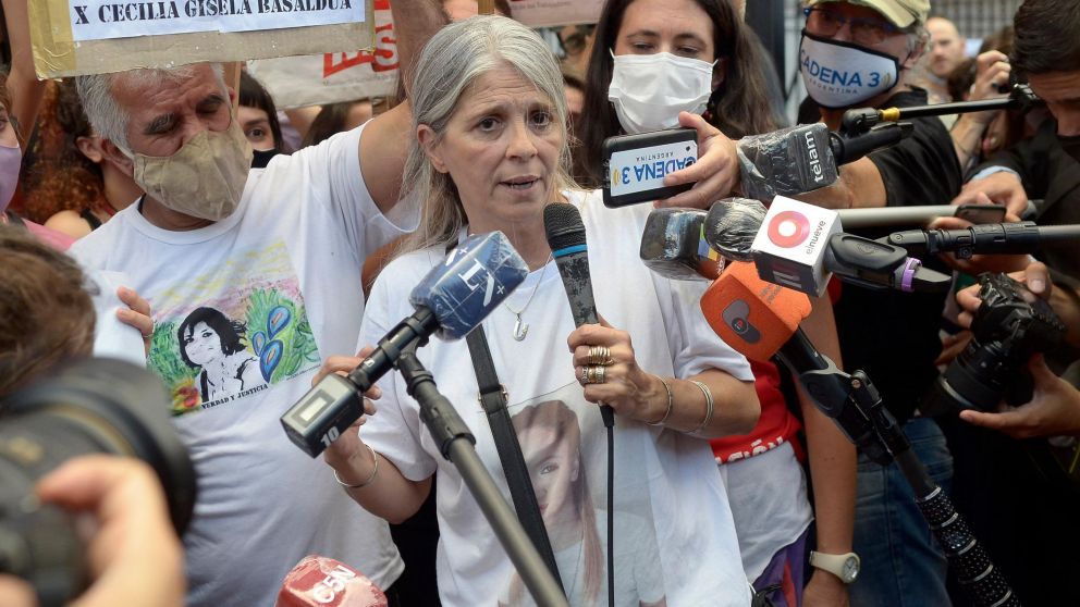 El papa Francisco llamó a la mamá de Úrsula Bahillo. (Fernando Pérez Re-Crónica)