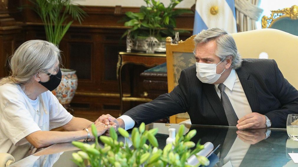 Los padres de �rsula adem�s recibieron el apoyo de las ministras de Seguridad, Justicia, Mujeres, Generos y Diversidad. 