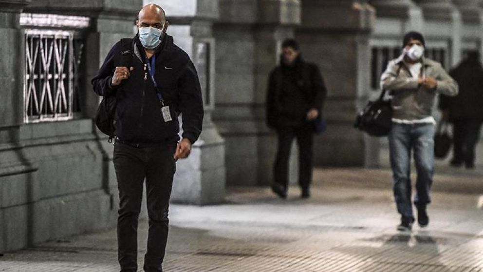 Desde que comenzó la pandemia son 2.039.124 los contagiados en el país. (Télam)