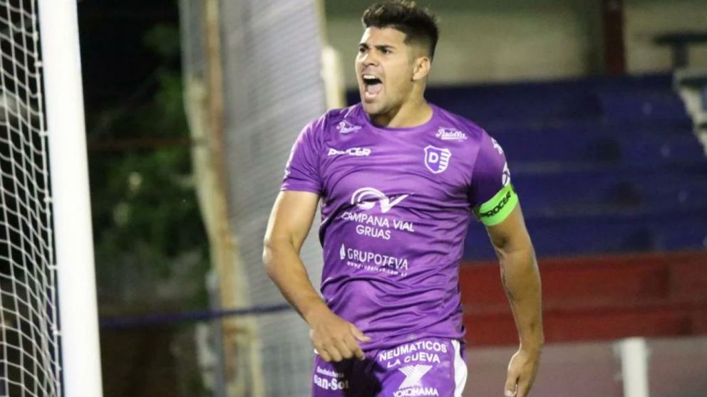 Catriel Sánchez, delantero de Villa Dálmine, está internado en el Hospital San José de Campana (Archivo).