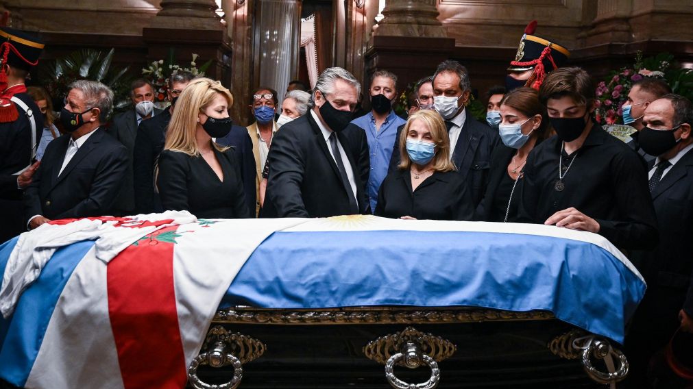 El presidente Alberto Fernández despidió los restos de Carlos Menem y brindó condolencias a la familia del expresidente Carlos Menem
