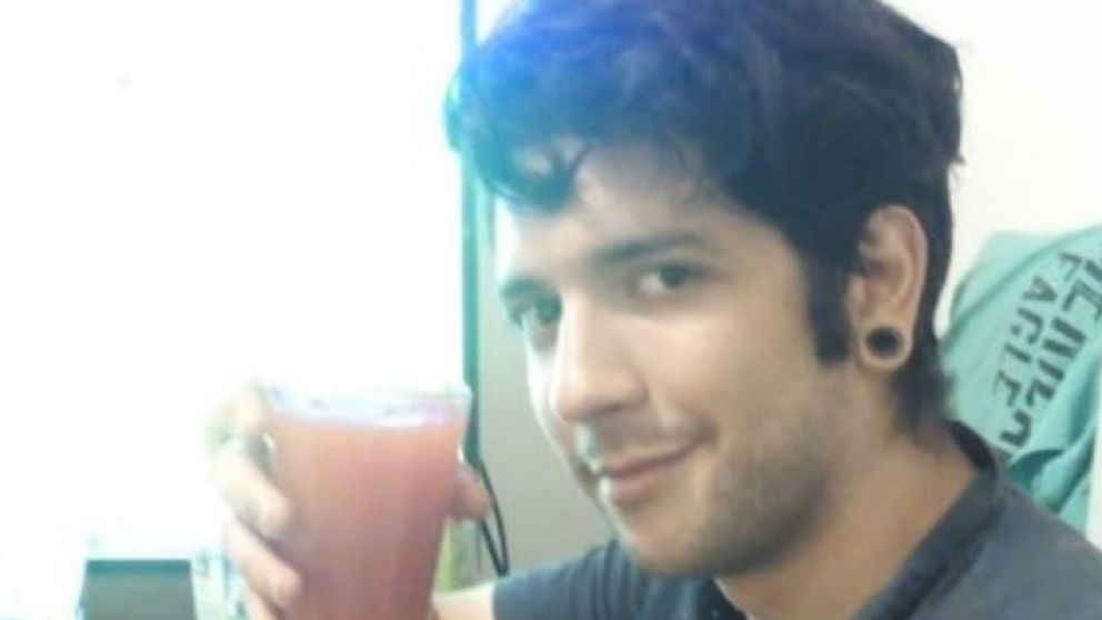 Este era Leandro López de la Cuesta, de 24 años, quien fue asesinado a cuchilladas por dos patoteros.