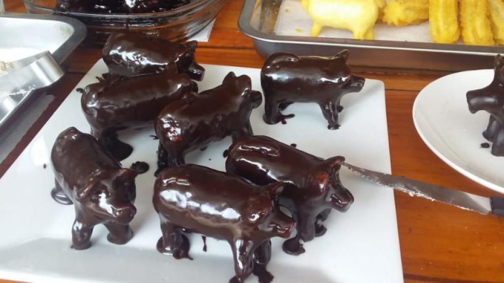 Claudio reconvirtió al clásico churro y le dio forma de chancho: fue un éxito rotundo