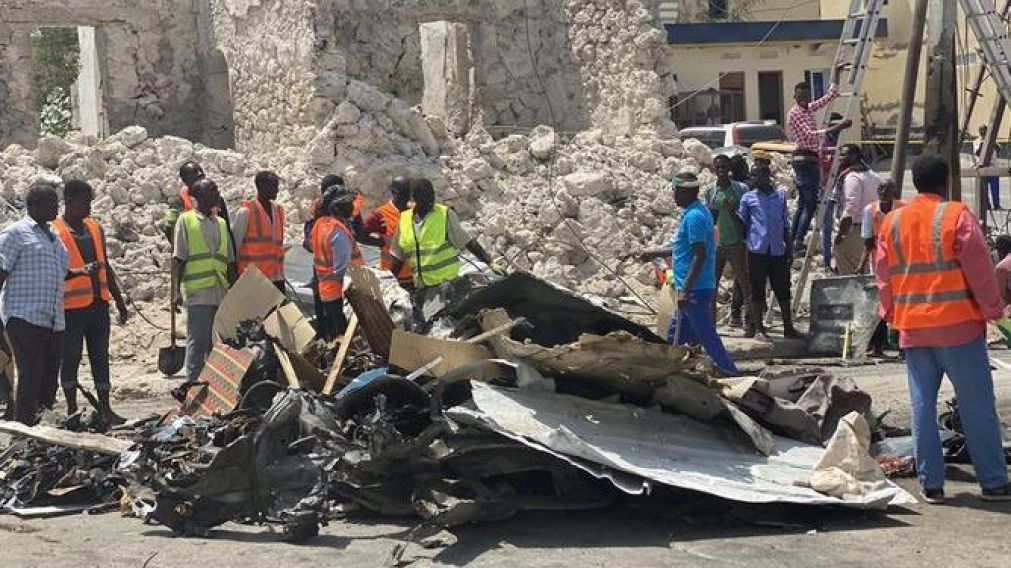 Hasta ahora ningún grupo asumió la responsabilidad del atentado en Mogadiscio, la capital de Somalia (Gentlieza AA)