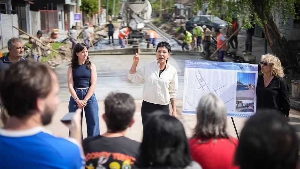 Mayra Mendoza recorrió los avances de obras en dos importantes barrios de Quilmes
