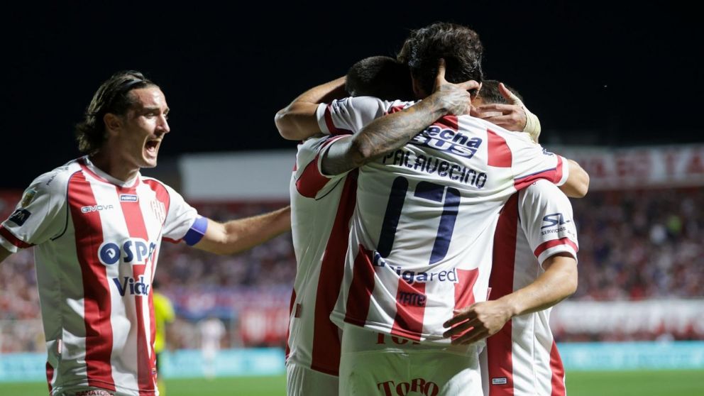 Unión de Santa Fe no tuvo piedad con Defensa y Justicia y la Zona A del Torneo Clausura está al rojo vivo