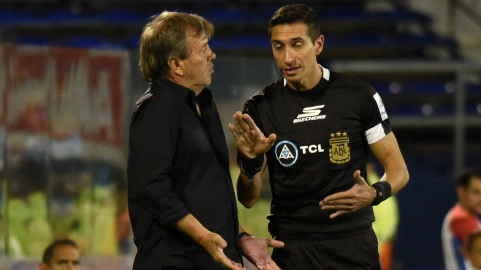 Zielinski explotó contra los árbitros tras la derrota de Belgrano en la Copa Argentina: "¿Cuántas veces nos van a...?"