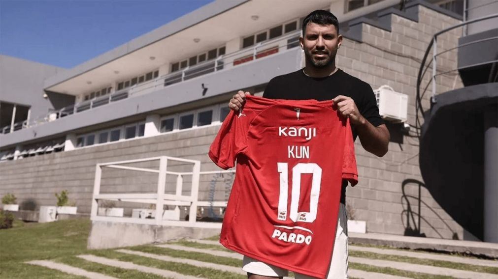Kun Agüero volvió a pegarle a Independiente y convirtió en tendencia a Ariel Holan: el video