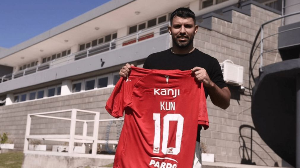 El crucial llamado del Kun Agüero a Grindetti para que Independiente mantenga la misma marca de ropa deportiva