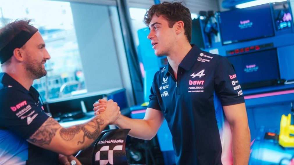 Franco Colapinto gana dos puestos y larga 16° el Gran Premio de Singapur de Fórmula 1 por la desclasificación de los Williams