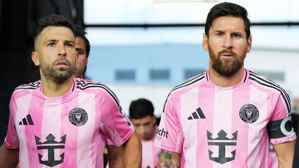 Sufre Lionel Messi: Jordi Alba anunció su retiro del fútbol