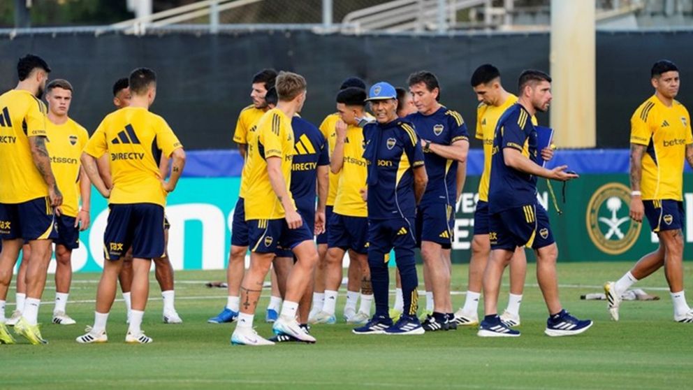 Arrancó el velatorio de Miguel Ángel Russo en La Bombonera: los jugadores de Boca le dieron el último adios