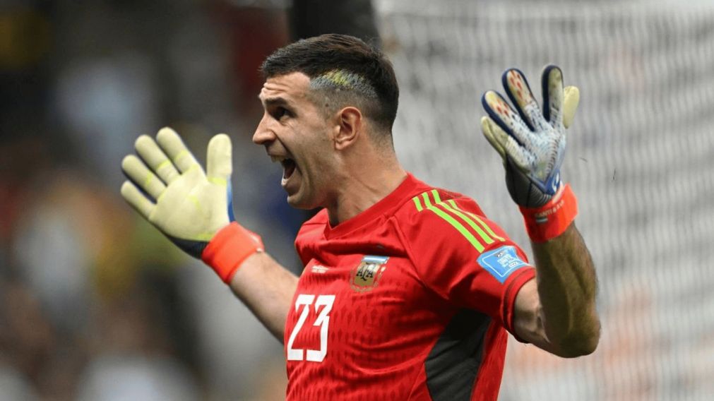 Dibu Martínez dio otro paso más hacia una estadística que lo tiene inquieto en la Selección Argentina