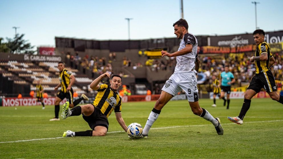 Gimnasia de Mendoza venció en los penales a Deportivo Madryn y ascendió a la Liga Profesional