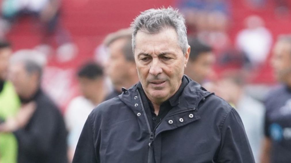 Aldosivi, que sueña con seguir en Primera, le dio un duro golpe a Huracán: el picante cruce de Kudelka con un periodista