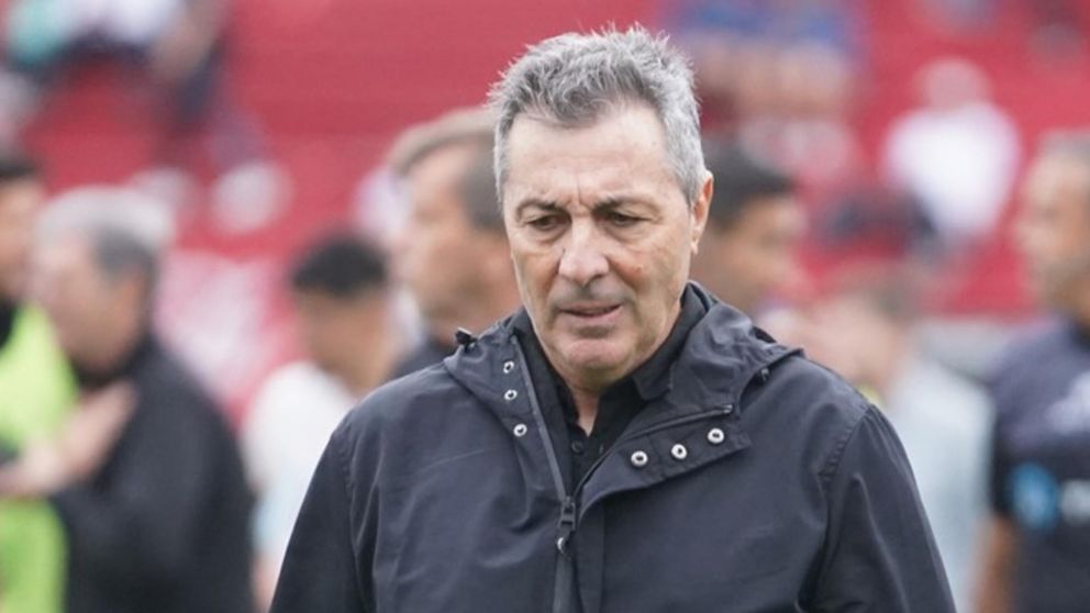 Aldosivi, que sueña con seguir en Primera, le dio un duro golpe a Huracán: el picante cruce de Kudelka con un periodista