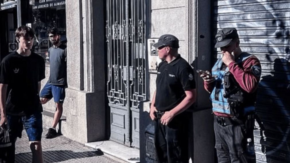 San Lorenzo es un caos: Marcelo Moretti reapareció en la sede y los hinchas lo recibieron con fuertes insultos