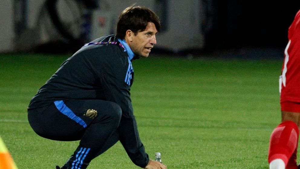 El hito inédito que podría conseguir Diego Placente si la Selección Argentina gana el Mundial Sub 20