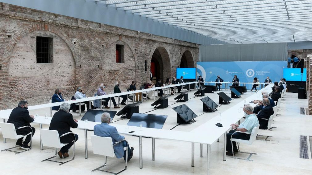 Los sindicatos evitarán la formación de comisión y piden diálogo directo (Télam).