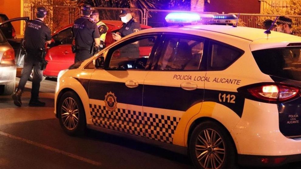 La Policía de Alicante actuó en el lugar y labró la multa del individuo (Imagen ilustrativa).