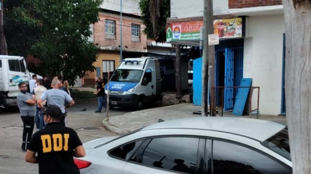 Chen Qinai, de 36 años, fue asesinado y descuartizado dentro de su supermercado, en Bernal.