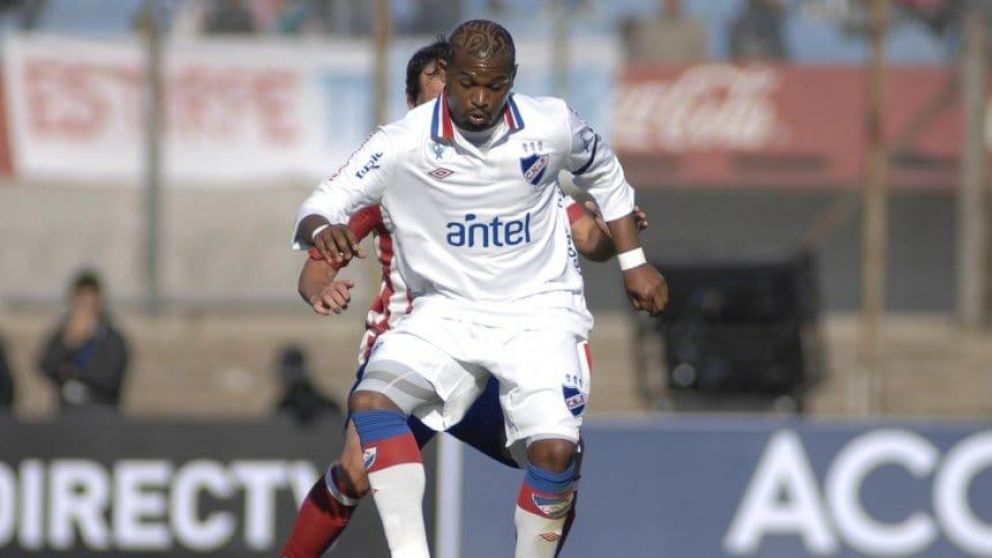 Santiago "El Morro" García durante su paso como futbolista en Nacional de Uruguay.