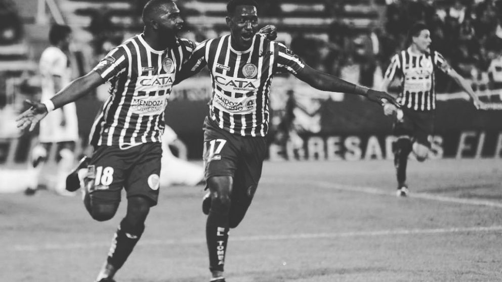 El ex compañero del Morro compartió una conversación inquietante en el que el jugador le envía "señales"