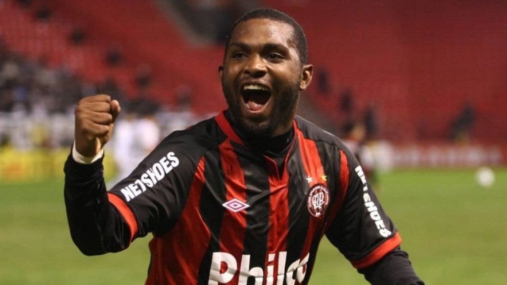 Suicidio del "Morro" García: los bochornosos tweets del presidente de Paranaense.