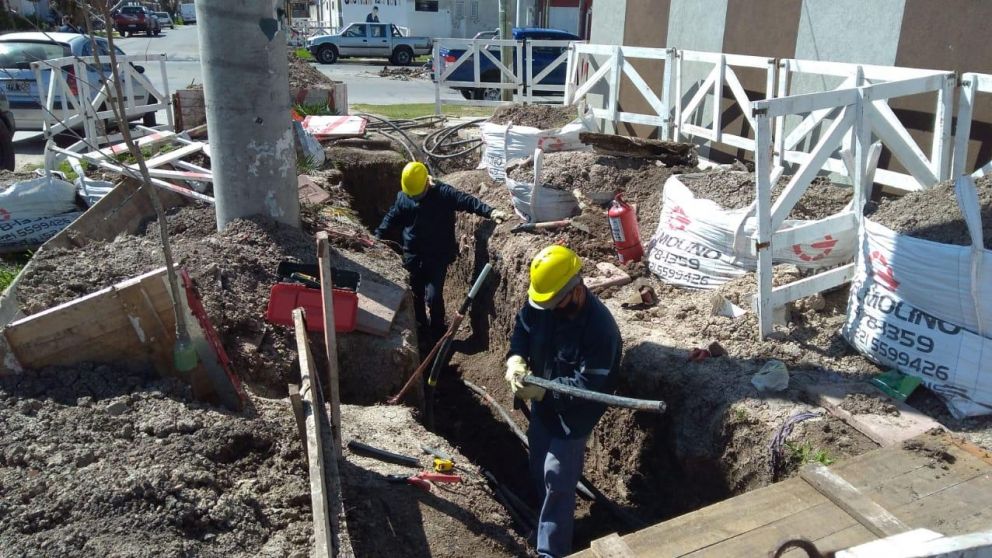 La obra de tendido tiene 3 mil metros y beneficia a los vecinos del barrio platense de La Loma.