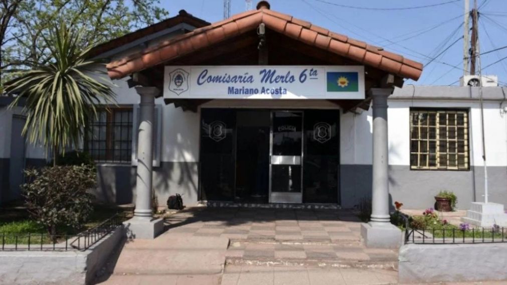 Los efectivos policiales buscan a los responsables del asesinato de Leonardo Ezequiel Rende.