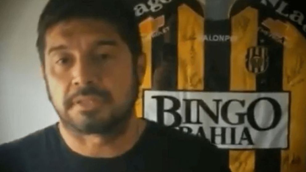 Alejandro "Cachorro" Abaurre se despidió de los hinchas de Olimpo.